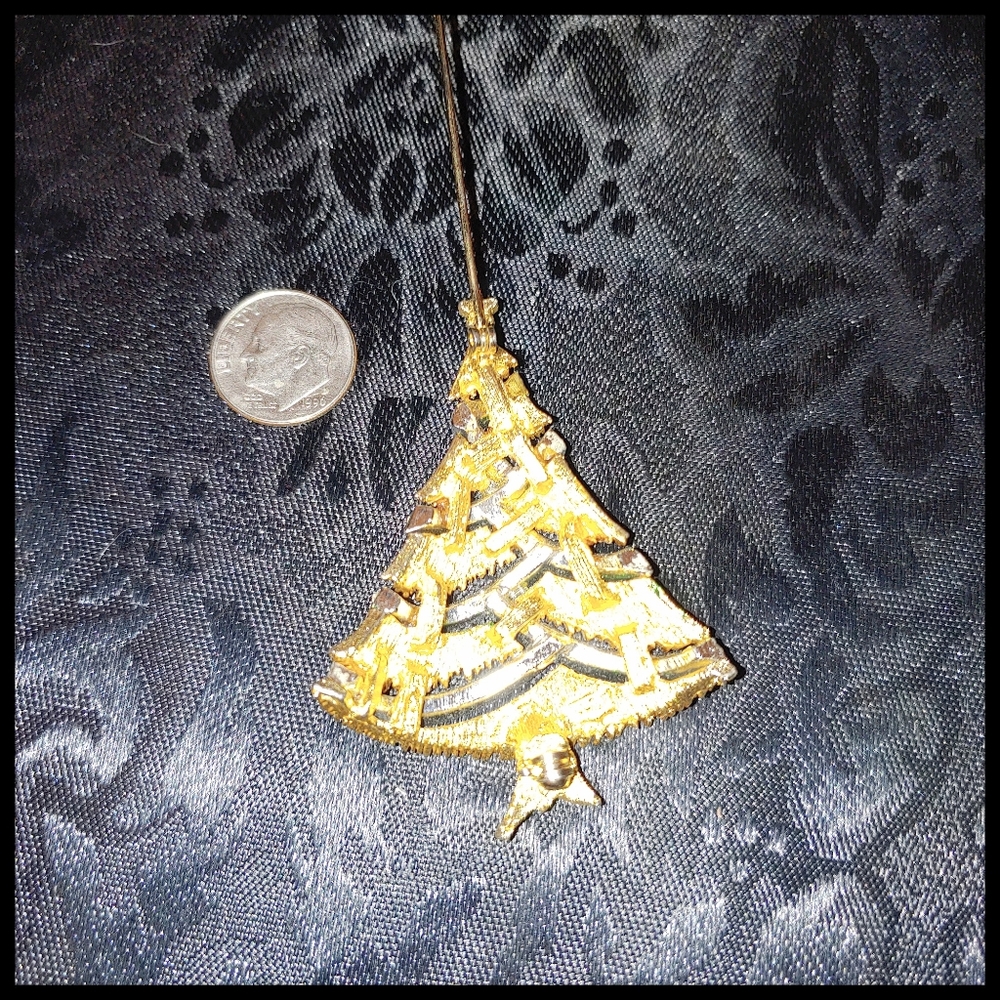 Vintage J.J. Christmas Tree Gold Tone Brooch - Picture 3 of 5